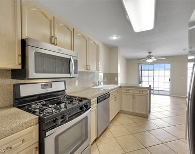 2600 Pebblegold Avenue - Photo Thumbnail 7