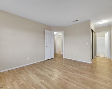 2600 Pebblegold Avenue - Photo Thumbnail 15