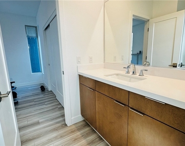 9836 Starlight Ridge Avenue - Photo Thumbnail 34