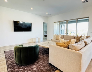 9836 Starlight Ridge Avenue - Photo Thumbnail 8
