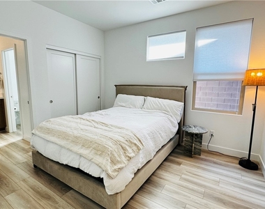 9836 Starlight Ridge Avenue - Photo Thumbnail 31