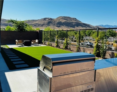 9836 Starlight Ridge Avenue - Photo Thumbnail 45