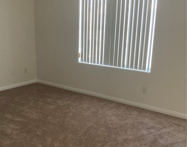 9519 Milkweed Canyon Avenue - Photo Thumbnail 11
