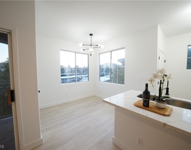 9050 W Warm Springs Road - Photo Thumbnail 6