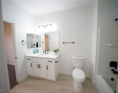 9050 W Warm Springs Road - Photo Thumbnail 17