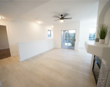 9050 W Warm Springs Road - Photo Thumbnail 13