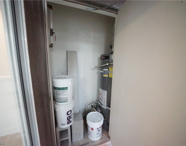 9050 W Warm Springs Road - Photo Thumbnail 24