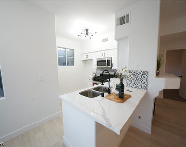 9050 W Warm Springs Road - Photo Thumbnail 7