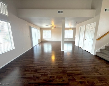 8346 Fame Avenue - Photo Thumbnail 2