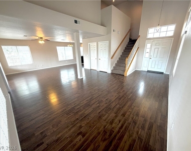 8346 Fame Avenue - Photo Thumbnail 1