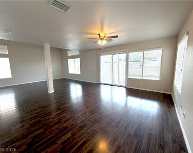 8346 Fame Avenue - Photo Thumbnail 3