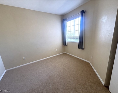 1324 Nugget Creek Drive - Photo Thumbnail 13