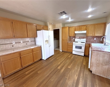 1324 Nugget Creek Drive - Photo Thumbnail 8