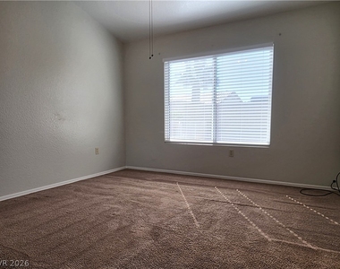 8729 Pennystone Avenue - Photo Thumbnail 12