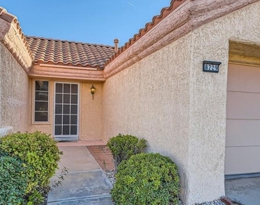 8729 Pennystone Avenue - Photo Thumbnail 2
