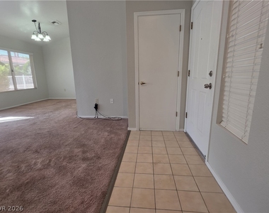 8729 Pennystone Avenue - Photo Thumbnail 4