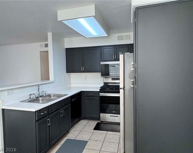 3115 Casey Drive - Photo Thumbnail 4