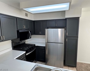 3115 Casey Drive - Photo Thumbnail 2