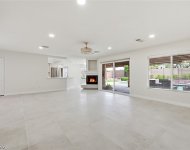 9081 Lawton Pine Drive - Photo Thumbnail 4