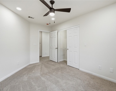 9081 Lawton Pine Drive - Photo Thumbnail 7