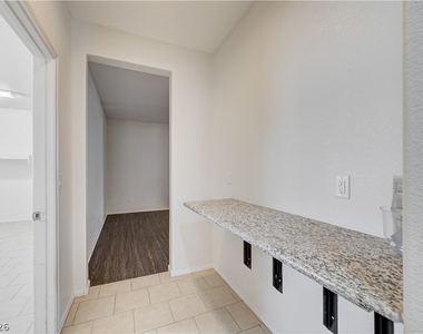 6637 Cliff Shore Court - Photo Thumbnail 16