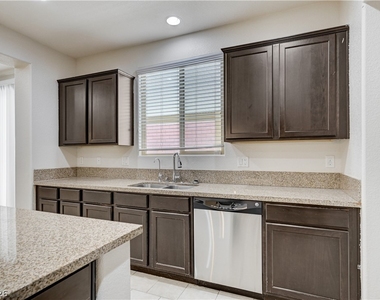 6637 Cliff Shore Court - Photo Thumbnail 13