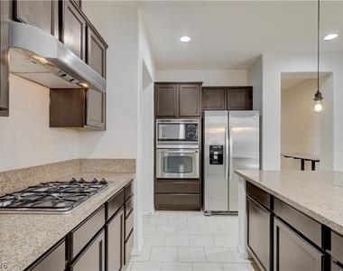6637 Cliff Shore Court - Photo Thumbnail 14