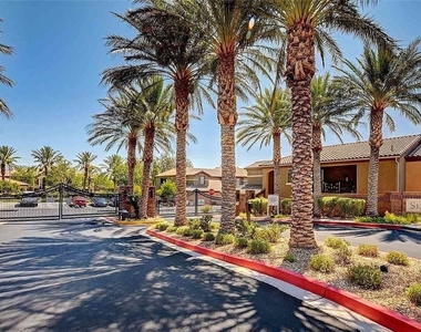 6868 Sky Pointe Drive - Photo Thumbnail 23