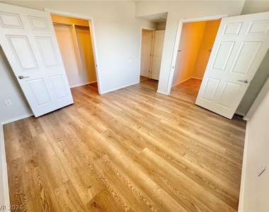 6868 Sky Pointe Drive - Photo Thumbnail 14