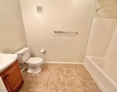 6868 Sky Pointe Drive - Photo Thumbnail 11