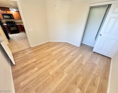 6868 Sky Pointe Drive - Photo Thumbnail 7