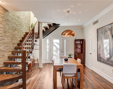 1409 Palantine Hill Drive - Photo Thumbnail 7
