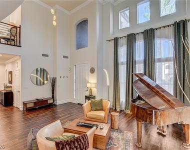 1409 Palantine Hill Drive - Photo Thumbnail 4