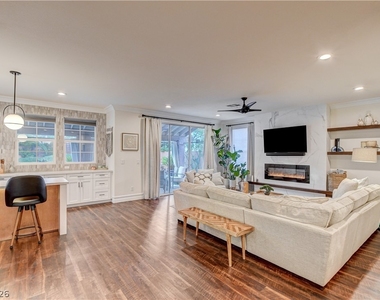 1409 Palantine Hill Drive - Photo Thumbnail 23