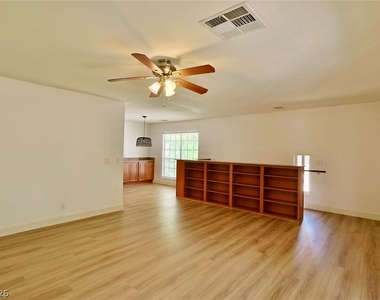 3181 Pinehurst Drive - Photo Thumbnail 12