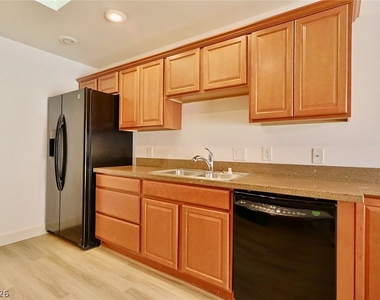 3181 Pinehurst Drive - Photo Thumbnail 13