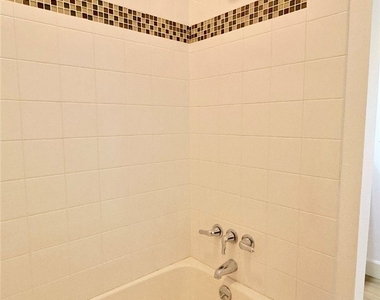 3181 Pinehurst Drive - Photo Thumbnail 19