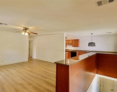 3181 Pinehurst Drive - Photo Thumbnail 9
