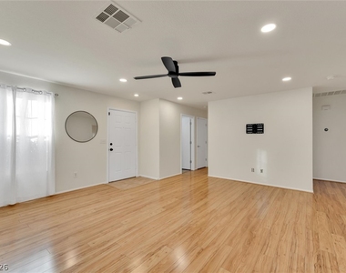 1072 Sky Rock Court - Photo Thumbnail 3