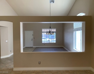 1195 Evening Canyon Avenue - Photo Thumbnail 4