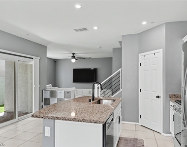 10634 Sariah Skye Avenue - Photo Thumbnail 11