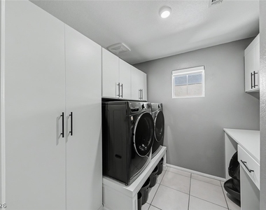 10634 Sariah Skye Avenue - Photo Thumbnail 34