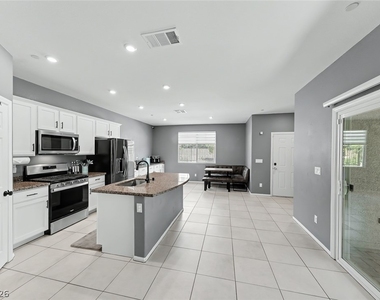 10634 Sariah Skye Avenue - Photo Thumbnail 6
