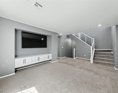 10634 Sariah Skye Avenue - Photo Thumbnail 16