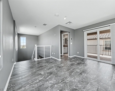 10634 Sariah Skye Avenue - Photo Thumbnail 18