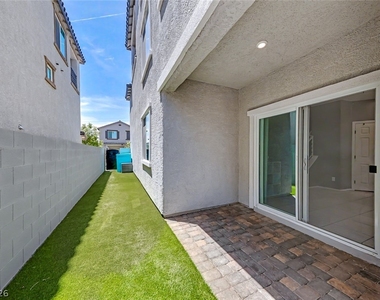 10634 Sariah Skye Avenue - Photo Thumbnail 38