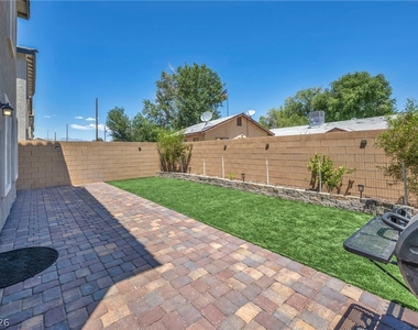 630 Harmony Rock Avenue - Photo Thumbnail 11
