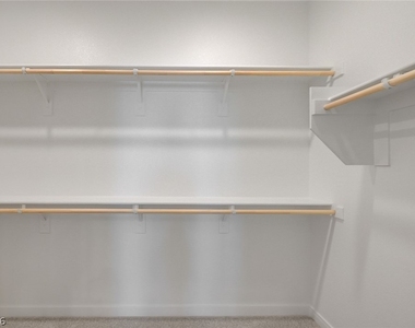 239 Freeport View Place - Photo Thumbnail 10
