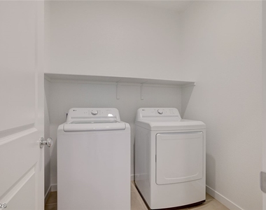 239 Freeport View Place - Photo Thumbnail 14