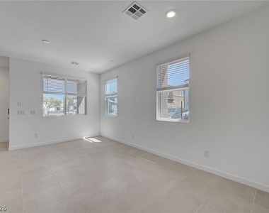 239 Freeport View Place - Photo Thumbnail 4